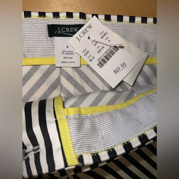 J. Crew Black & White Chevron Striped Mini Skirt - Size 8 - Picture 3 of 3